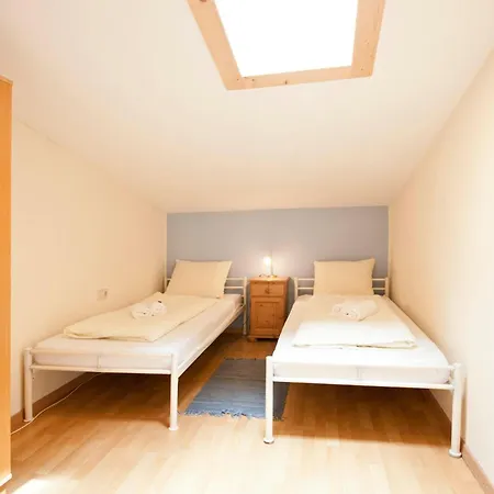 Sportland Hostal *